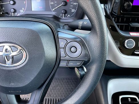 Certified 2025 Toyota Corolla LE image 24