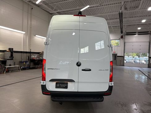 Used 2025 Mercedes-Benz Sprinter 3500 image 4