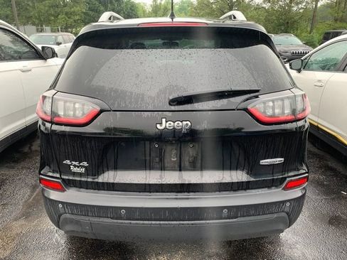 Used 2019 Jeep Cherokee Latitude Plus w/ Cold Weather Group AWD/4WD image 6
