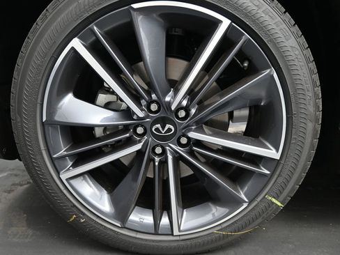 New 2025 INFINITI QX50 Sport image 9