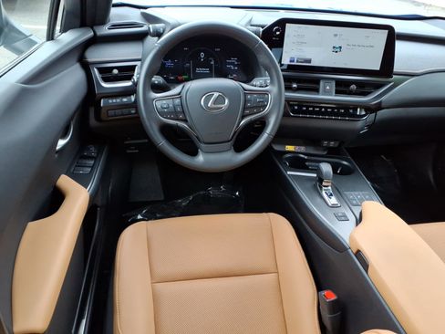 Used 2025 Lexus UX 300h AWD w/ Accessory Package (Z1) image 9
