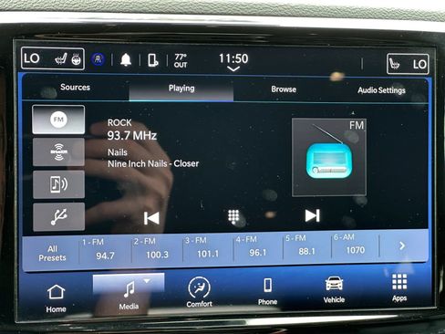 Used 2024 Chrysler Pacifica Touring-L FWD image 20