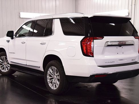 Used 2021 GMC Yukon SLT w/ SLT Premium Package image 5