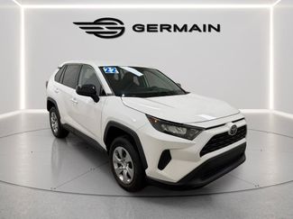 Used 2022 Toyota RAV4 LE video 1
