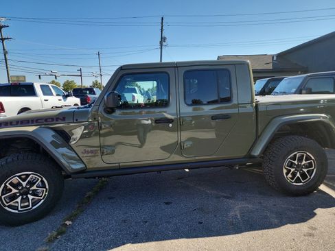 New 2025 Jeep Gladiator Rubicon image 18