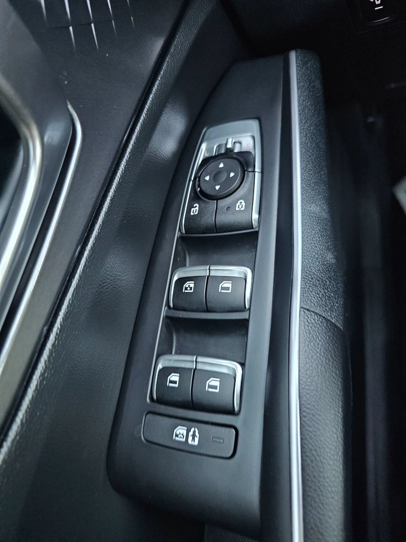 Used 2023 Kia Sorento LX FWD image 24