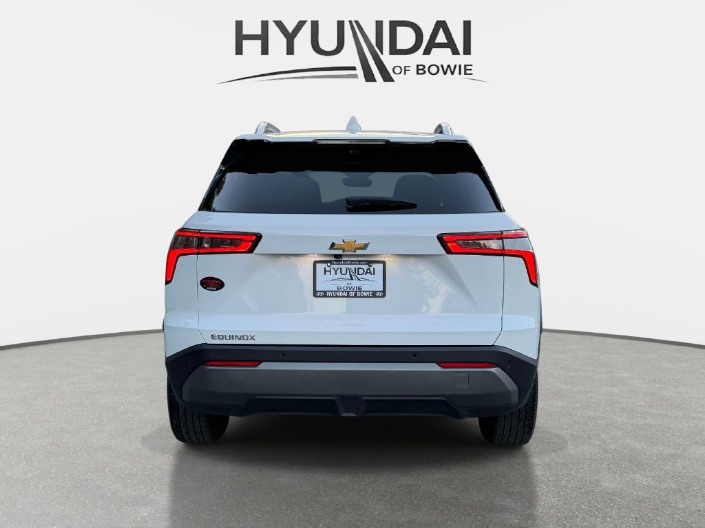 Used 2025 Chevrolet Equinox LT w/ Convenience Package II FWD image 3