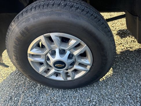 Used 2024 Chevrolet Silverado 2500 LT image 21