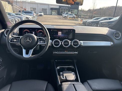 Used 2022 Mercedes-Benz GLB 250 4MATIC image 7