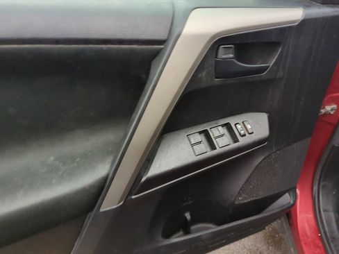 Used 2018 Toyota RAV4 LE w/ All Weather Liner Package image 8