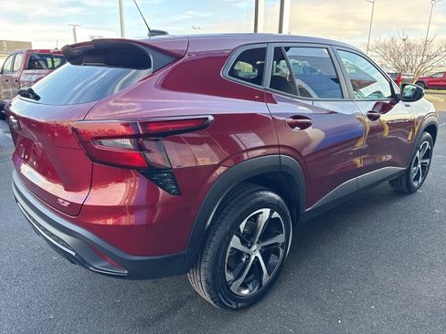 Used 2024 Chevrolet Trax RS w/ Driver Confidence Package image 6