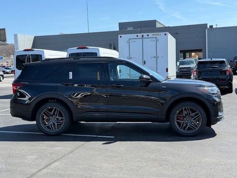 New 2026 Ford Explorer ST-Line w/ ST-Line Street Pack image 6
