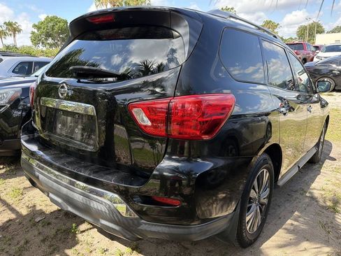 Used 2018 Nissan Pathfinder S FWD image 9