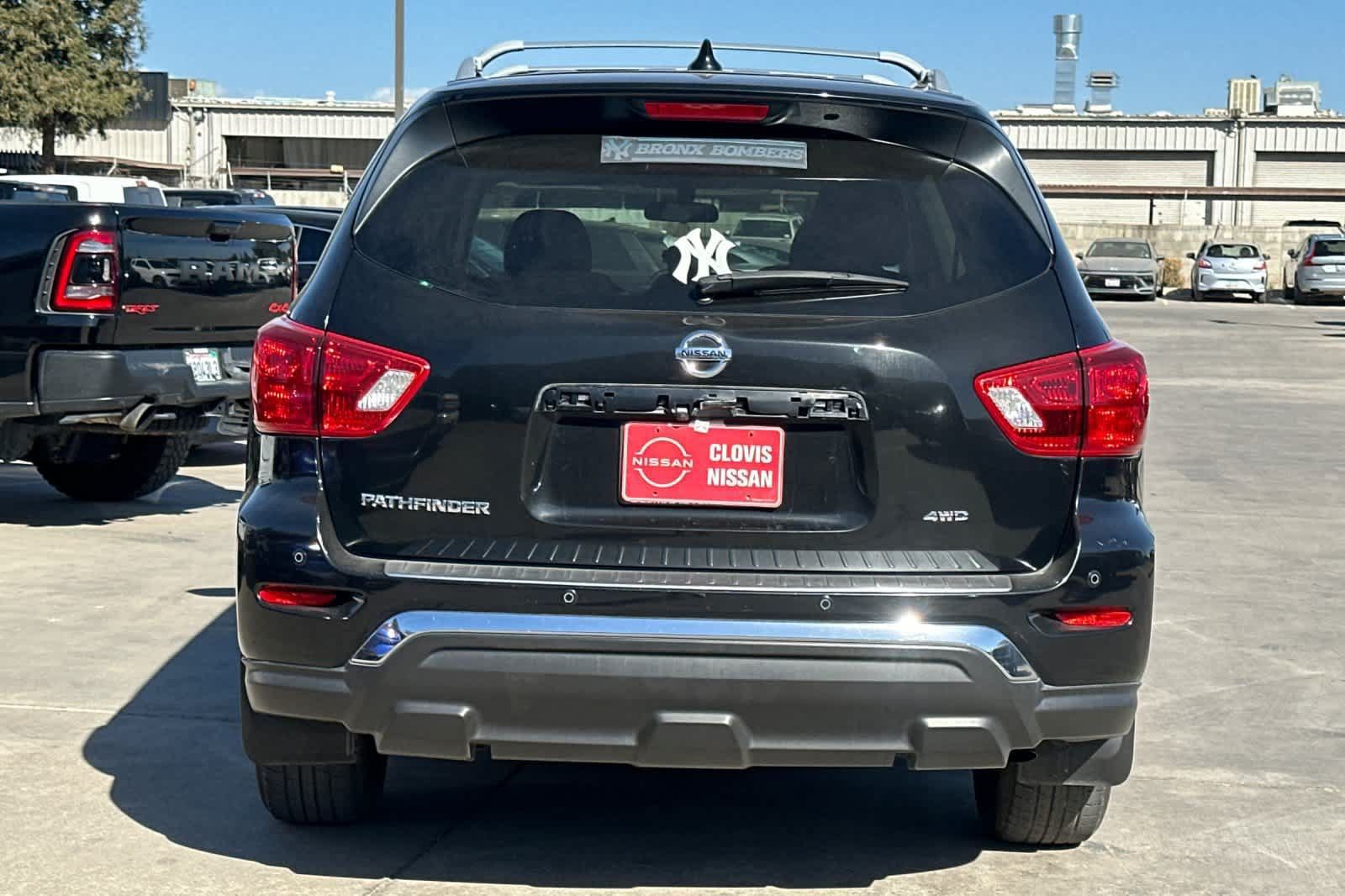 Used 2020 Nissan Pathfinder S AWD/4WD image 8
