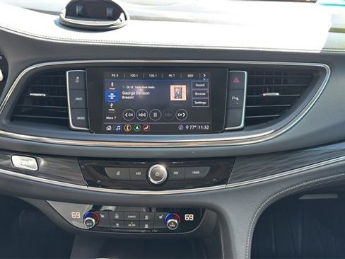 Used 2021 Buick Enclave Essence w/ Sound and Sites Package image 12