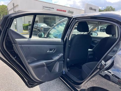 Used 2023 Nissan Sentra SV FWD image 9