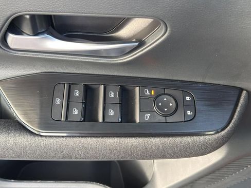 New 2026 Nissan Kicks SV image 17