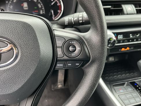 Certified 2025 Toyota RAV4 XLE AWD/4WD image 21