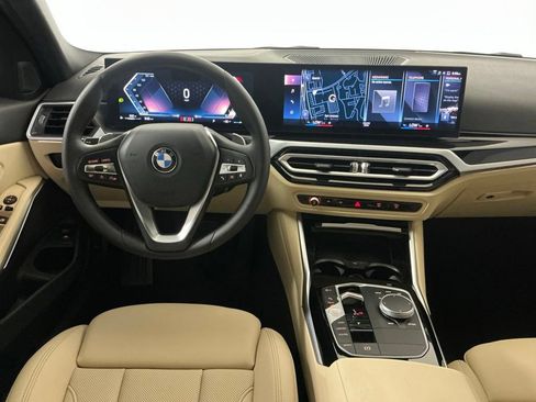 Certified 2024 BMW 330i Sedan w/ Convenience Package RWD image 9