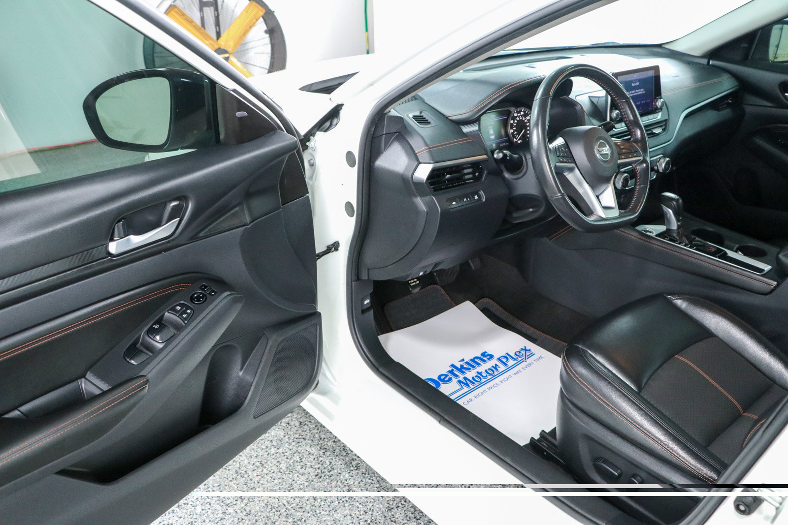Used 2022 Nissan Altima 2.5 SR FWD image 3