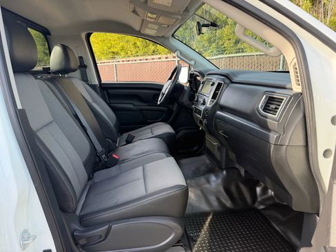 Used 2019 Nissan Titan S w/ S Utility Package image 17