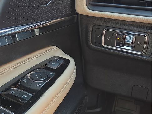 Used 2025 Lincoln Corsair Reserve FWD image 14