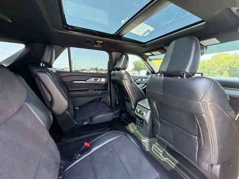 Used 2025 Ford Explorer ST w/ Sun And Sound Package RWD image 9