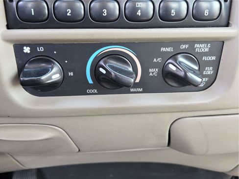 Used 2000 Ford F150 XLT AWD/4WD image 17