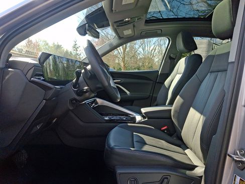 Certified 2025 Audi Q5 Premium Plus w/ Premium Plus AWD/4WD image 13