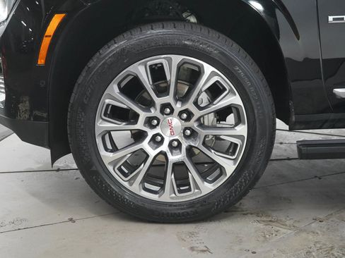 Used 2025 GMC Yukon XL Denali w/ Sun & Power Step Package AWD/4WD image 30