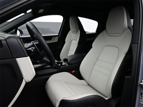 New 2026 Porsche Cayenne E-Hybrid Coupe image 5