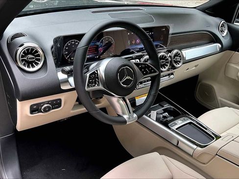 New 2026 Mercedes-Benz GLB 250 4MATIC image 10