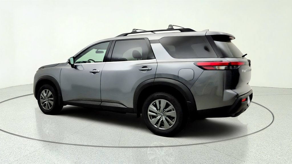 Used 2025 Nissan Pathfinder SV FWD image 7