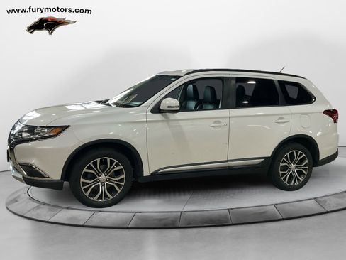 Used 2016 Mitsubishi Outlander ES image 6