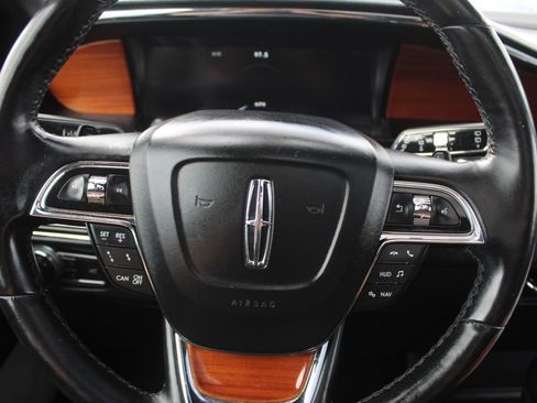 Used 2019 Lincoln Navigator Reserve w/ Cargo Package AWD/4WD image 34