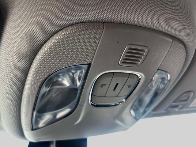 Used 2022 Jeep Compass Latitude AWD/4WD image 32