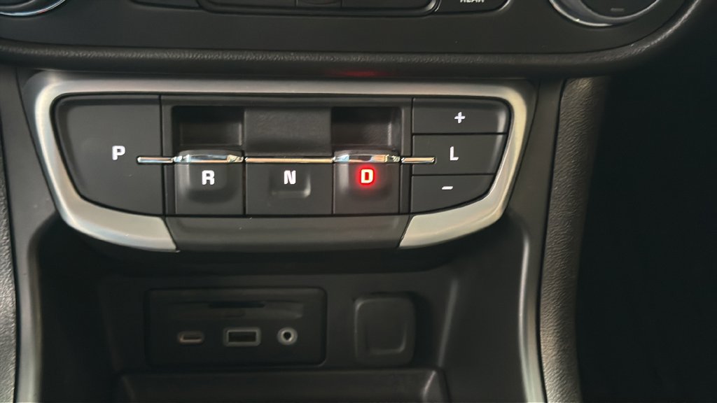 Used 2024 GMC Terrain SLT w/ Tech Package AWD/4WD image 15