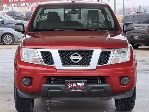 Used 2015 Nissan Frontier SV image 3