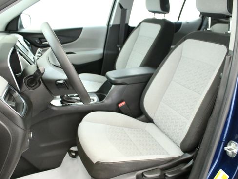 Used 2022 Chevrolet Equinox LS FWD image 11