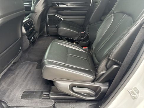 Used 2023 Jeep Wagoneer 2WD w/ Premium Group I image 24