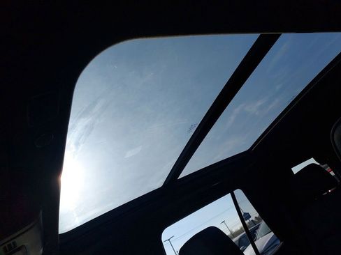 Used 2023 GMC Yukon Denali image 28