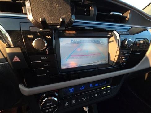 Used 2014 Toyota Corolla LE FWD image 37