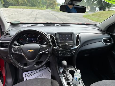 Used 2022 Chevrolet Equinox LT FWD image 24