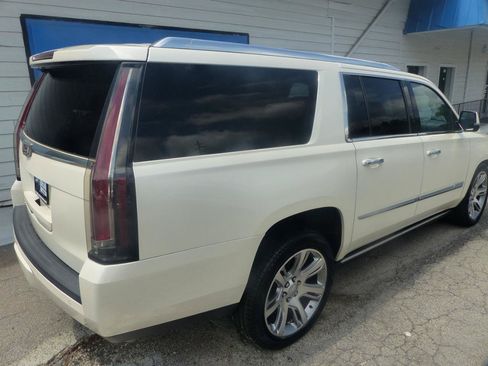 Used 2015 Cadillac Escalade ESV Premium AWD/4WD image 5