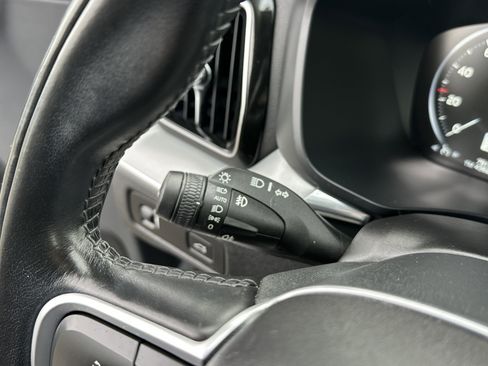 Used 2018 Volvo XC60 T5 Momentum w/ Vision Package image 20