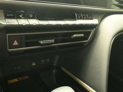 Used 2025 Toyota Camry XSE w/ Premium Plus Package image 17