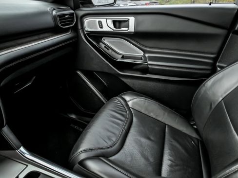 Used 2021 Ford Explorer Platinum w/ Equipment Group 601A image 27