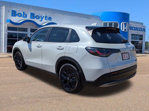 Used 2023 Honda HR-V Sport image 3