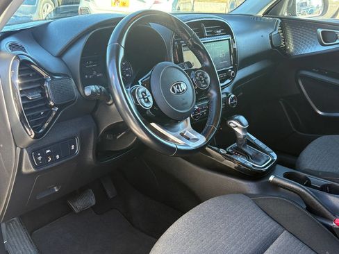 Used 2020 Kia Soul EX image 9