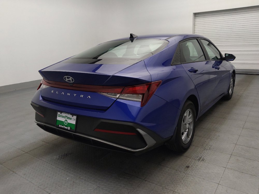 Used 2025 Hyundai Elantra SE FWD image 9